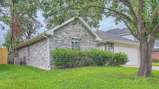 Humble 1-story, 3-bed 5318 Hill Timbers Drive-idx