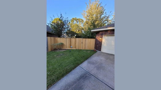 Humble 2-story, 4-bed 19802 Wood Walk Lane-idx