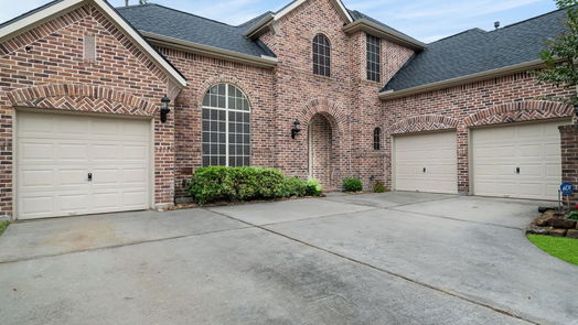 Humble 2-story, 5-bed 12203 Pinelands Park Lane-idx
