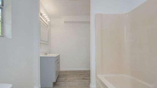 Livingston 2-story, 4-bed 5199 E Fm 1988-idx