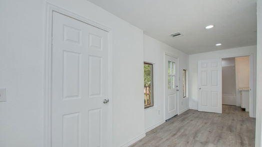 Livingston 2-story, 4-bed 5199 E Fm 1988-idx