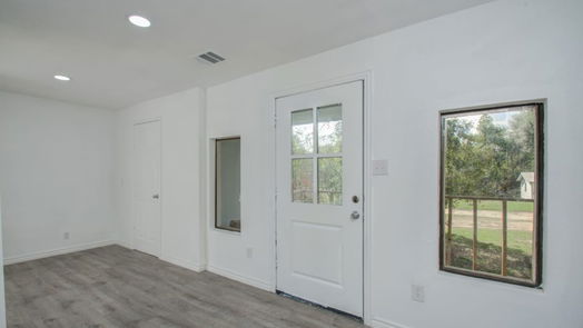 Livingston 2-story, 4-bed 5199 E Fm 1988-idx