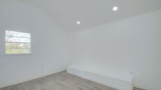 Livingston 2-story, 4-bed 5199 E Fm 1988-idx