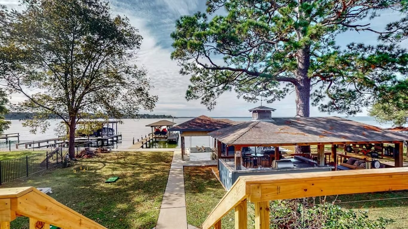 Livingston 1-story, 3-bed 115 Harbor Addition Drive-idx