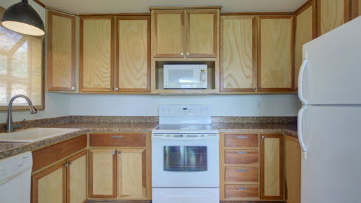 Livingston 1-story, 3-bed 332 Oak Crest Drive-idx