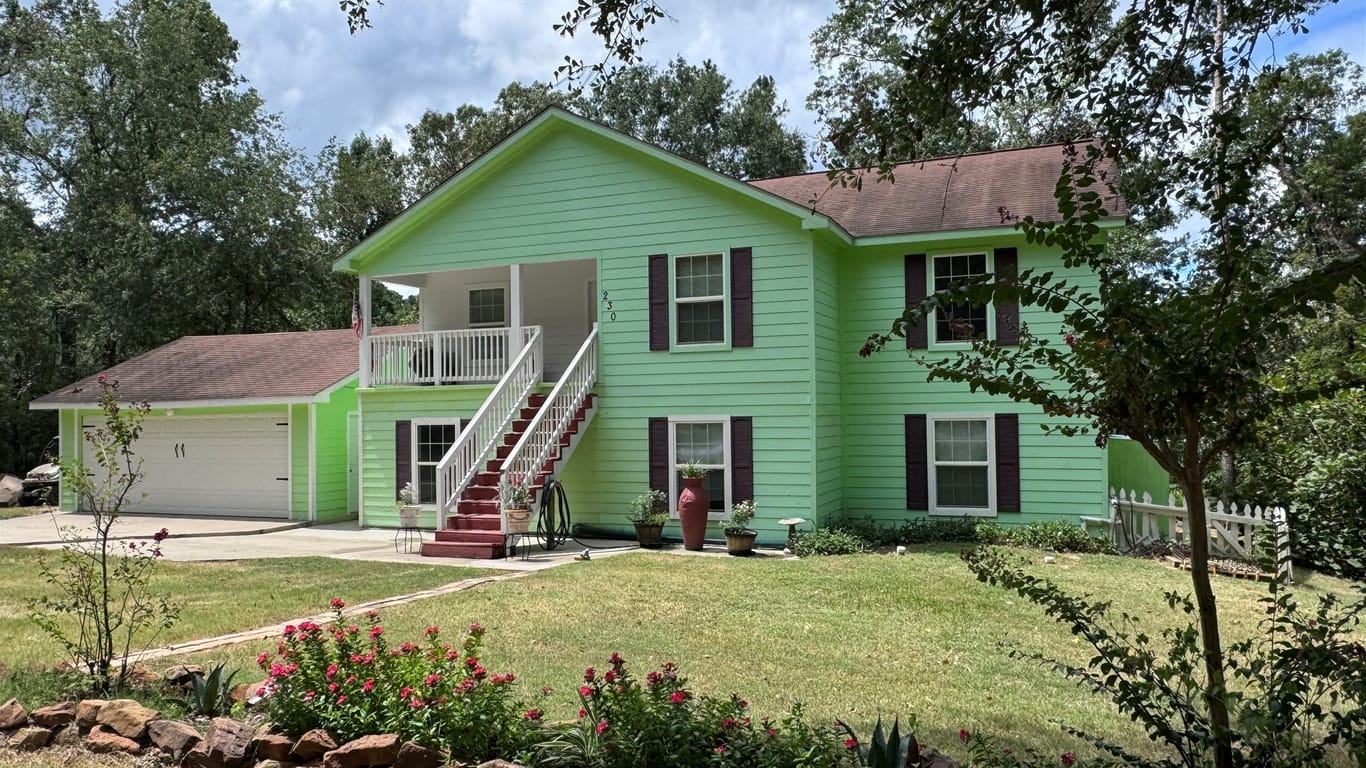 Livingston 2-story, 3-bed 230 Tiki Trail-idx