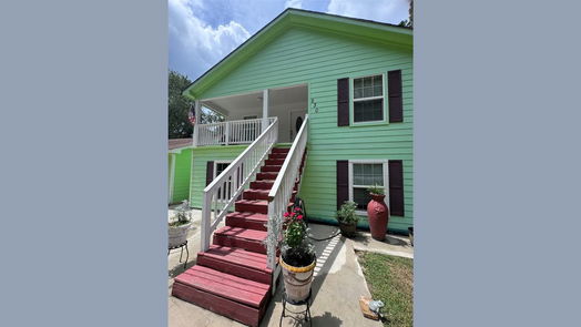 Livingston 2-story, 3-bed 230 Tiki Trail-idx