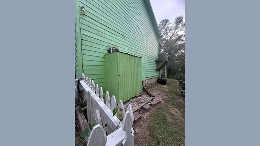 Livingston 2-story, 3-bed 230 Tiki Trail-idx