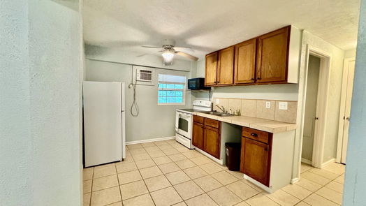 Livingston 2-story, 3-bed 230 Tiki Trail-idx