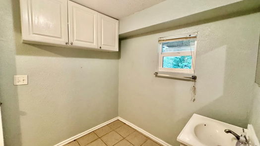 Livingston 2-story, 3-bed 230 Tiki Trail-idx