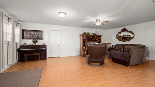 Livingston null-story, 3-bed 2182 S Houston Avenue S-idx
