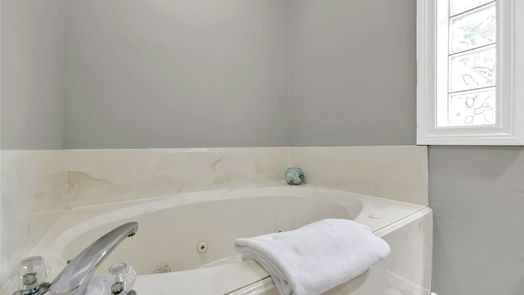 Stagecoach 1-story, 4-bed 16603 Surrey Lane-idx