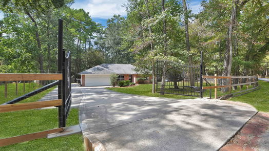 Stagecoach 1-story, 4-bed 16603 Surrey Lane-idx