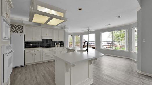 Conroe 2-story, 3-bed 140 Harbour Town Circle-idx