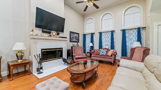 Conroe 1-story, 3-bed 156 April Wind Drive E-idx