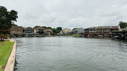 Conroe 2-story, 4-bed 175 Rolling Springs Drive-idx