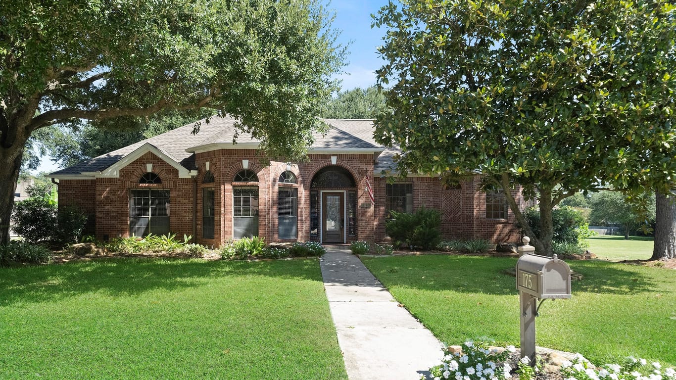 Conroe 1-story, 3-bed 175 April Wind Drive E-idx