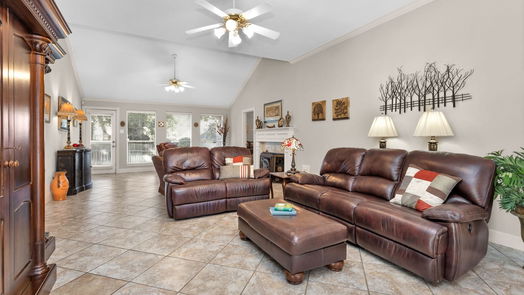 Conroe null-story, 3-bed 118 April Wind Drive E-idx