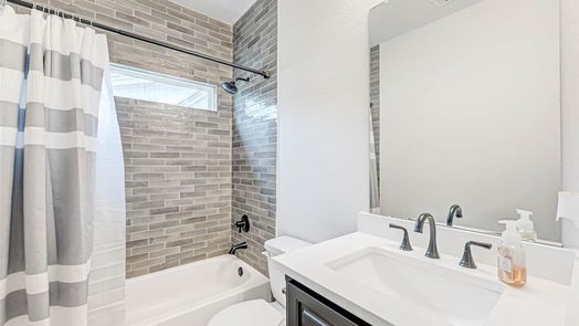 Montgomery 2-story, 5-bed 216 Waterstone Drive-idx