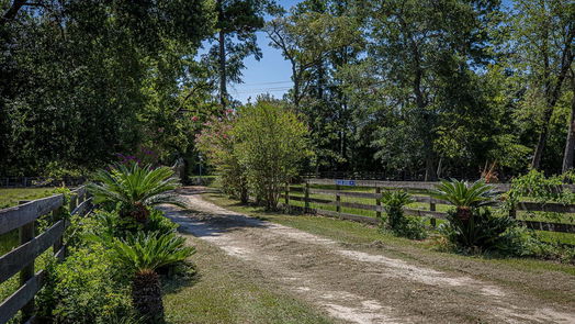 Montgomery 2-story, null-bed 26298 Highway 105 W-idx