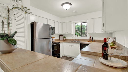 Montgomery null-story, 1-bed 12100 Melville Drive 906-idx