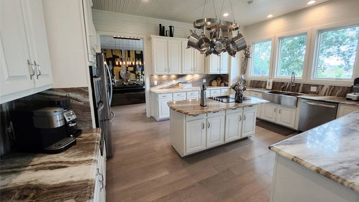 Montgomery 2-story, 4-bed 38 Fairway Park-idx