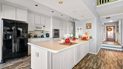 Montgomery 2-story, 2-bed 3962 Knollcrest Drive-idx