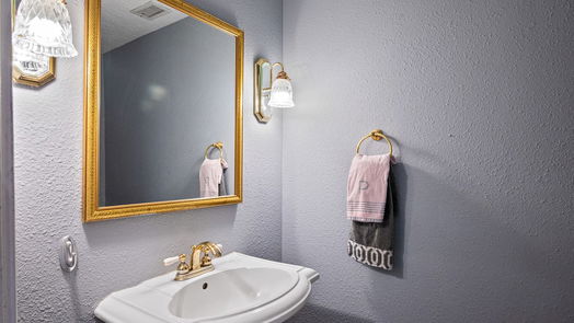 Montgomery 2-story, 2-bed 3962 Knollcrest Drive-idx