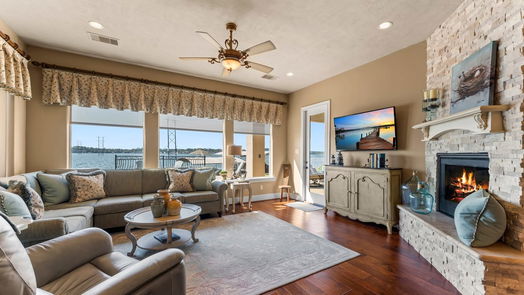 Montgomery 2-story, 4-bed 306 Club Island Court-idx