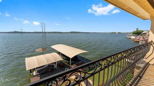 Montgomery 2-story, 4-bed 306 Club Island Court-idx