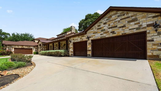 Montgomery 2-story, 4-bed 111 Pine Hill Lane-idx