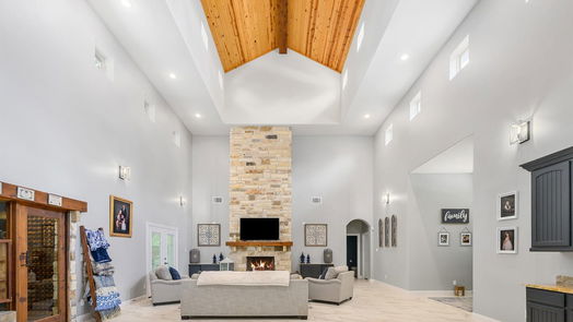 Montgomery 2-story, 4-bed 111 Pine Hill Lane-idx