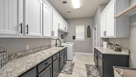 Montgomery 2-story, 4-bed 111 Pine Hill Lane-idx