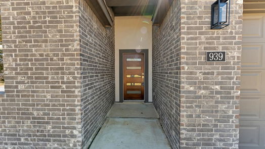 Montgomery 1-story, 4-bed 939 Lake View Drive-idx