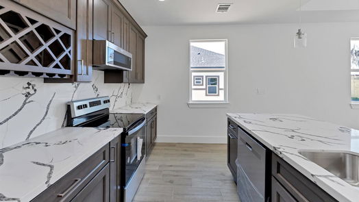 Montgomery 1-story, 4-bed 939 Lake View Drive-idx