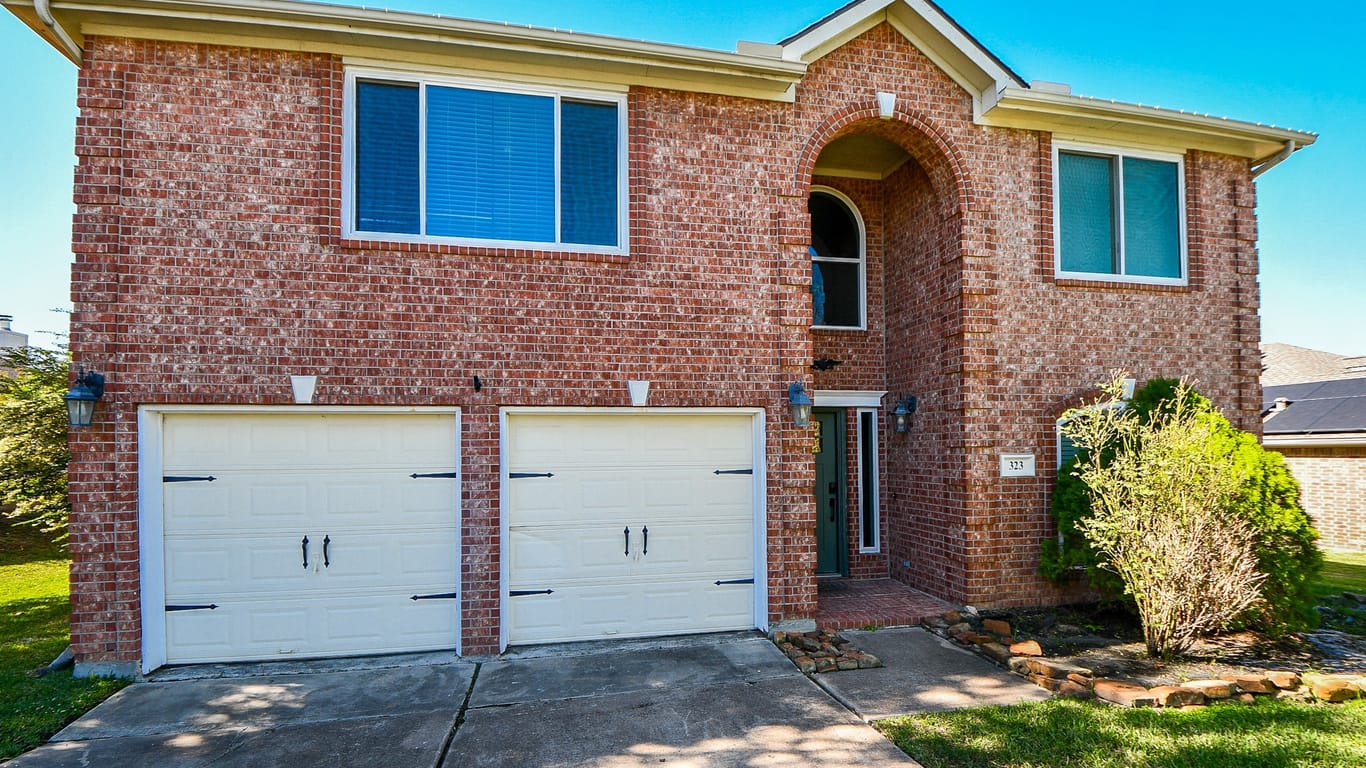 Montgomery 2-story, 4-bed 323 Cape Conroe Drive-idx