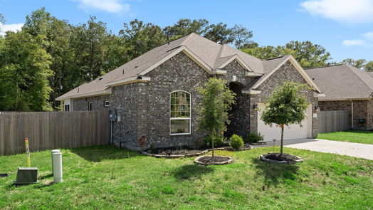 New Caney 1-story, 3-bed 654 W Linnwood Drive-idx