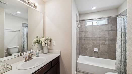 New Caney 2-story, 4-bed 667 W Linnwood Drive-idx