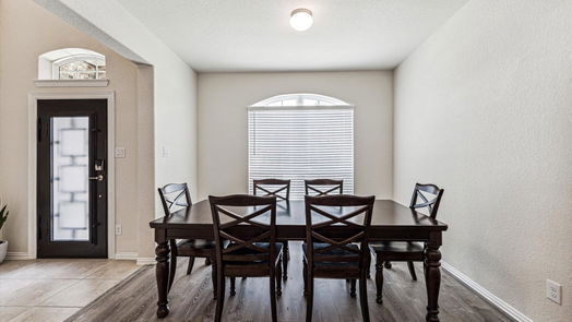 New Caney 2-story, 4-bed 667 W Linnwood Drive-idx