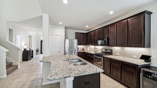 New Caney 2-story, 4-bed 667 W Linnwood Drive-idx