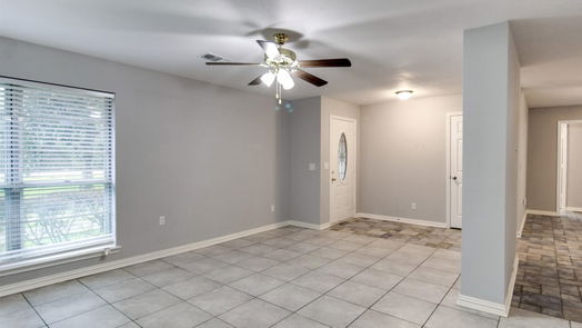 New Caney 1-story, 3-bed 218 Chariot Lane-idx