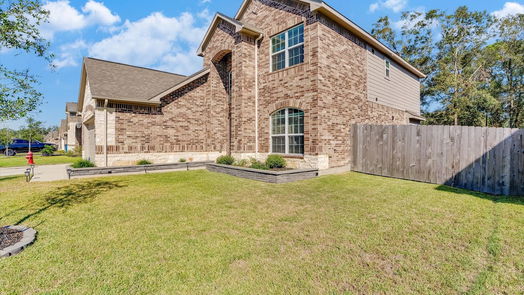 New Caney 2-story, 4-bed 663 W Linnwood Drive W-idx