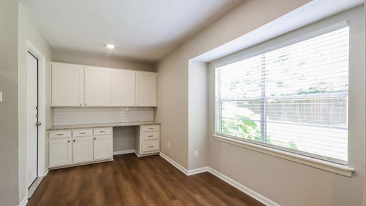 Woodbranch null-story, 3-bed 2110 Southwood Drive-idx