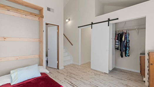 Point Blank 2-story, 3-bed 61 S Hilltop Street-idx