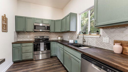 Point Blank 1-story, 3-bed 10 Lagoon Drive-idx