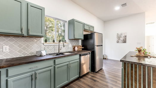 Point Blank 1-story, 3-bed 10 Lagoon Drive-idx