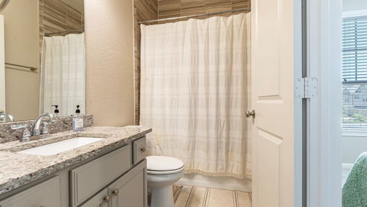 Porter 2-story, 3-bed 22312 Misty Woods Lane-idx