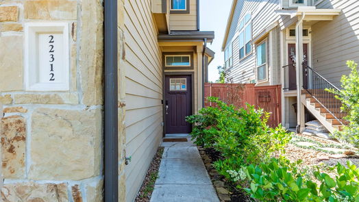 Porter 2-story, 3-bed 22312 Misty Woods Lane-idx