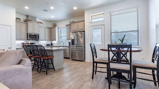 Porter 2-story, 3-bed 22312 Misty Woods Lane-idx