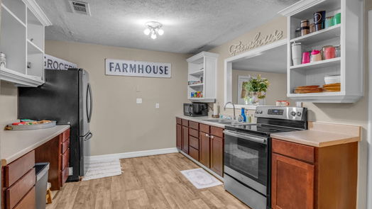 Shepherd 1-story, 3-bed 880 Beverly Drive-idx